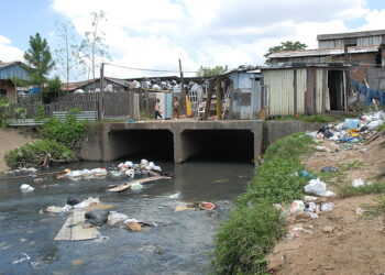 Falta de saneamento básico causa quase 350 mil internações por ano no Brasil