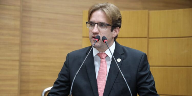 Marcelo Sobral solicita e DER/SE inicia operação tapa-buracos na rodovia de acesso à Caueira