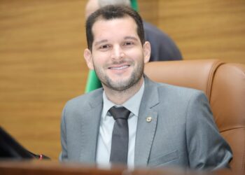 Deputado Neto Batalha propõe criação de farmácias 24h na rede estadual de saúde de Sergipe
