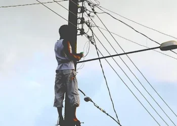 Deputados federais aprovam aumento de pena para furto de fios das redes de energia e telefonia; PL será enviado para sanção presidencial