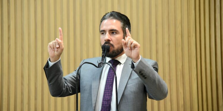 Ricardo Vasconcelos tranquiliza servidores sobre reforma da Previdência: “Não aprovaremos retrocessos”