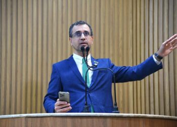 “Quem cuida de quem cuida?”: Lúcio Flávio defende conselheiros tutelares
