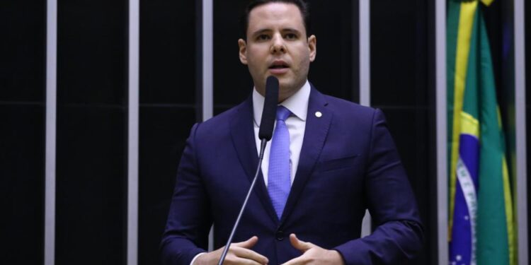Rodrigo Valadares é destaque nacional: único sergipano entre os 100 políticos mais influentes no Instagram