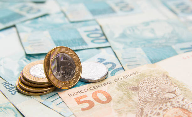 Dívida pública federal cresceu em junho, ultrapassando pela primeira vez R$ 7,8 trilhões