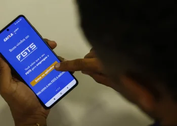 FGTS distribuirá quase R$ 13 bi do lucro de 2024