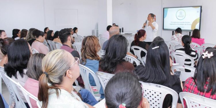 Gestores escolares participam do 2° dia de formação promovida pela Educação de Aracaju