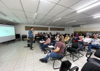 Anvisa e SMS capacitam fiscais para nova norma de cosmetovigilância