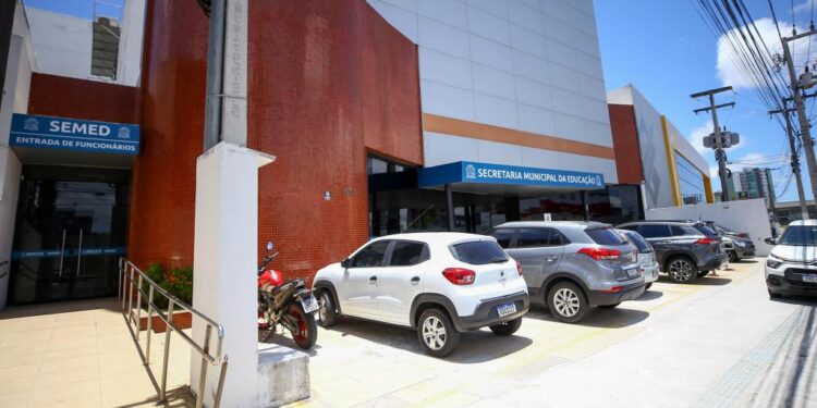 Com convocação histórica, Prefeitura de Aracaju garante nomeação de 175 professores na rede municipal da Educação