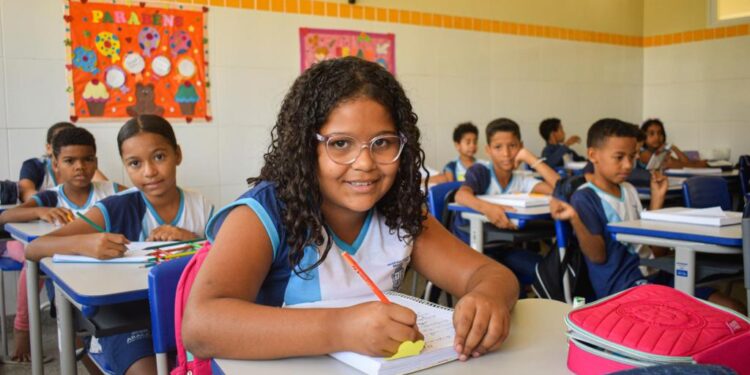 Volta às aulas: rede municipal de Aracaju retoma ano letivo nesta segunda, 28