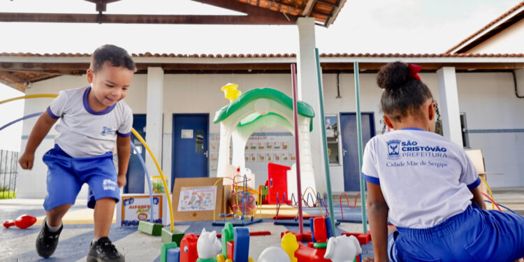 Prefeitura de São Cristóvão investe na aquisição de brinquedos e mobiliários para creches do município