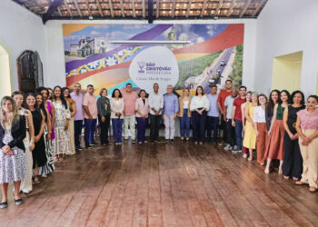 Prefeitura realiza solenidade de posse para 22 novos profissionais que irão atuar na Assistência Social, Saúde e Educação