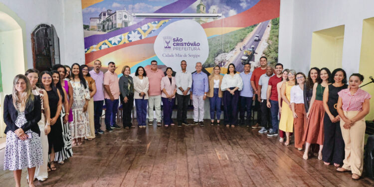 Prefeitura realiza solenidade de posse para 22 novos profissionais que irão atuar na Assistência Social, Saúde e Educação