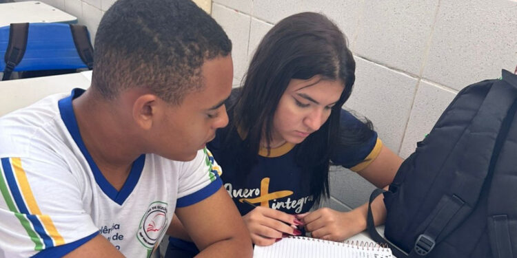 Programa Estudante Monitor encerra semestre com fortalecimento do protagonismo estudantil e impactos positivos na aprendizagem