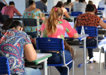 Provas do Exame Nacional para Certificação de Competências de Jovens e Adultos será domingo