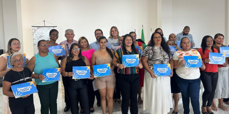 Qualifica Sergipe entrega mais de 400 certificados em Laranjeiras, Propriá e Japaratuba