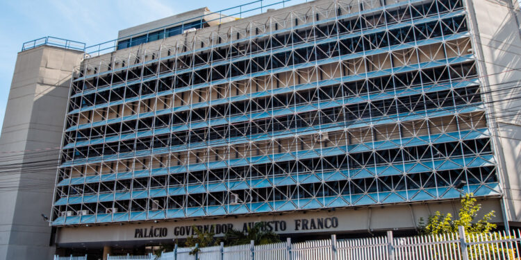 Governo de Sergipe propõe reajuste de 10% para mais de 18 mil servidores do PCCV