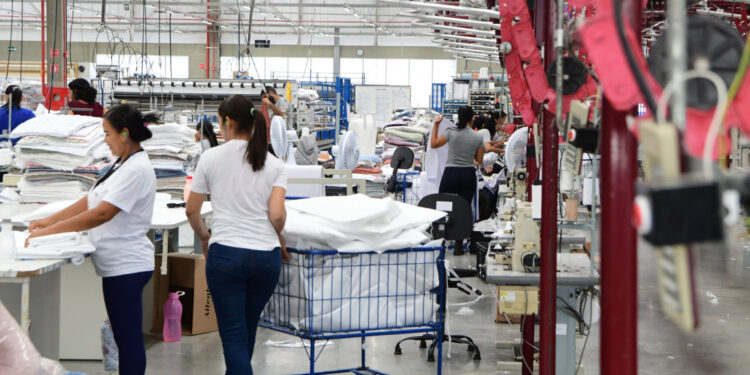 Governo do Estado articula expansão de indústria do ramo têxtil em Nossa Senhora do Socorro