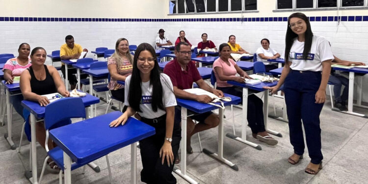 Matrículas da EJA e inscrições para cursos técnicos seguem abertas para segundo semestre em Sergipe