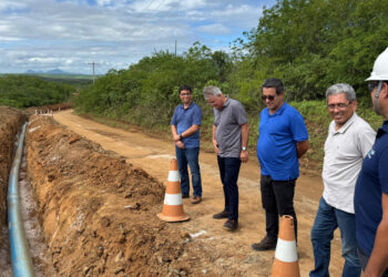 Governo do Estado acompanha andamento de obras no alto sertão sergipano