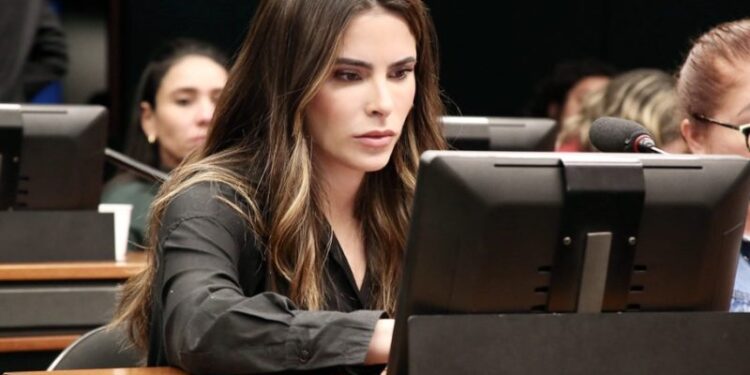 Projeto de Yandra Moura sobre doenças do sono avança na Câmara dos Deputados