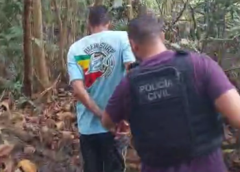 Polícia Civil recupera celulares enterrados em mata e prende dois suspeitos em flagrante