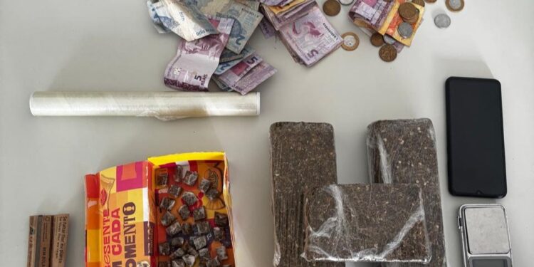 Polícia Civil apreende drogas e prende suspeito por tráfico em Riachuelo
