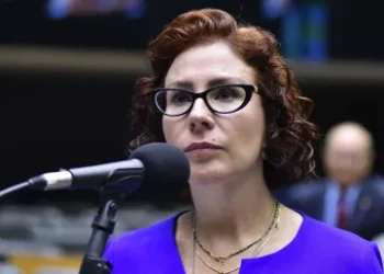 Justiça da Itália mantém prisão de Zambelli após audiência de custódia