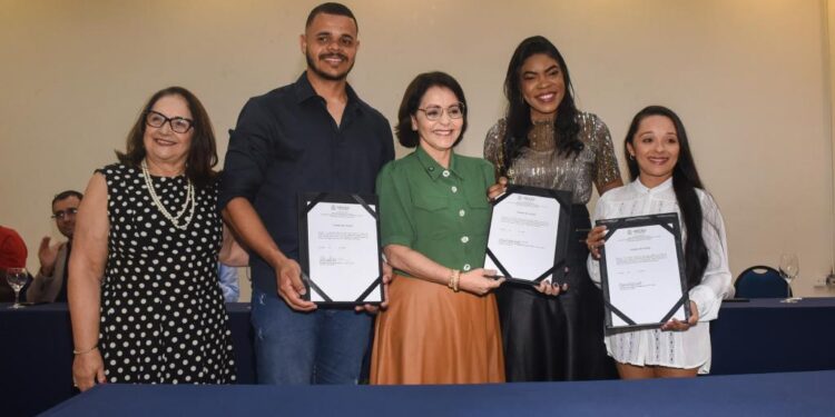 Prefeita Emília Corrêa empossa 175 novos professores aprovados no concurso público da Semed Aracaju