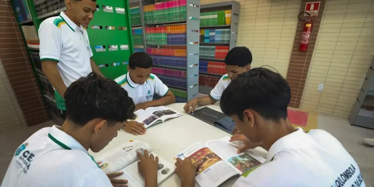 Menos de 40% dos alunos valorizam professor, revela pesquisa