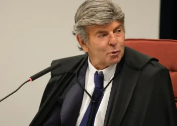 Fux absolve Bolsonaro dos cinco crimes da trama golpista