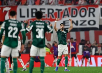 Palmeiras supera pressão e derrota River no Monumental de Núñez