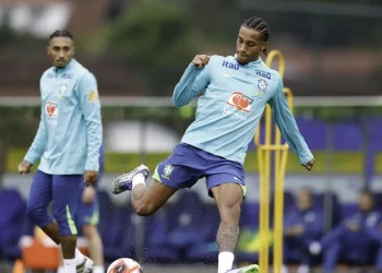 Brasil enfrenta Bolívia em seu último compromisso pelas Eliminatórias