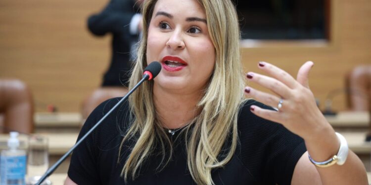 Kitty Lima reage a ameaças e reafirma compromisso com fim das carroças