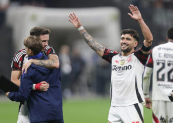 Arrascaeta brilha pelo Flamengo e atinge temporada mais artilheira da carreira