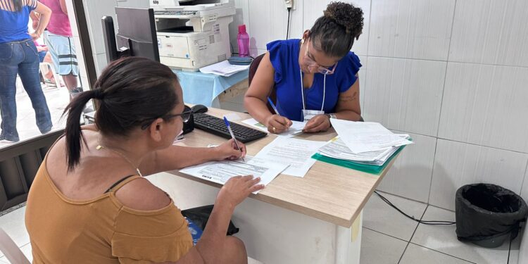 Comunidade do Parque dos Faróis recebe edição do Bolsa Família Itinerante