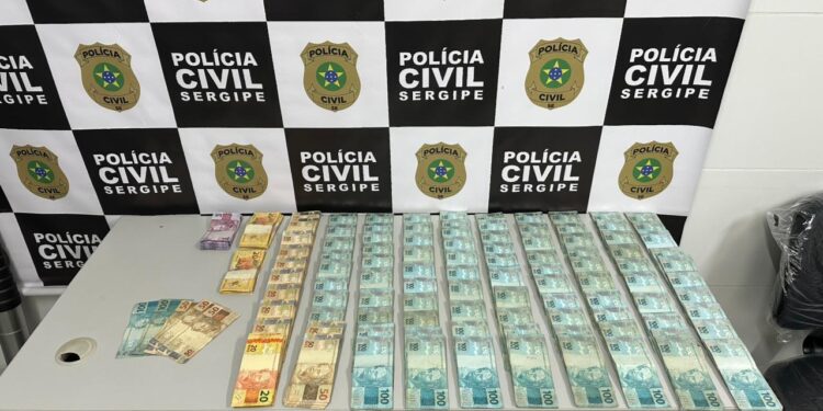 Polícia Civil prende dois homens por fraude com cartões e apreende mais de R$ 100 mil em Itabaianinha