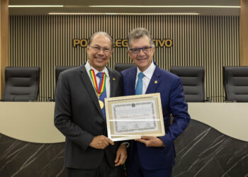 Senador Laércio prestigia entrega de título de cidadão a empresário sergipano