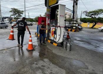 Operação conjunta realiza fiscalização metrológica de combustíveis em postos na cidade de Aracaju