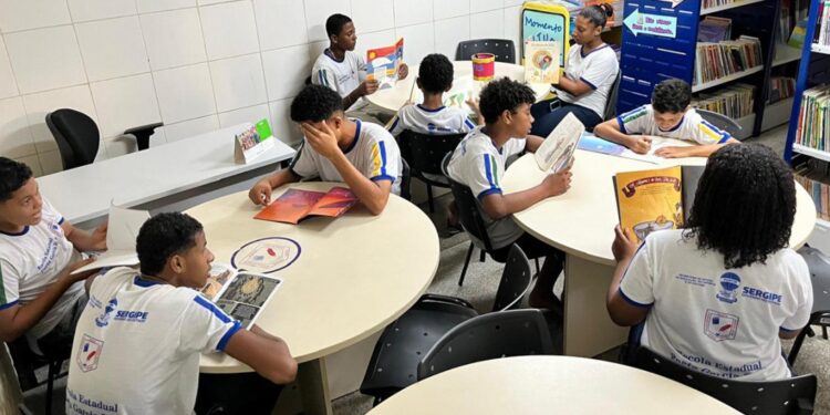 Rede estadual mantém aulas mesmo com falta de água na capital e Grande Aracaju