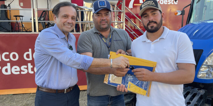 BNB assina R$ 9,4 milhões em contratos de crédito na Expo Glória