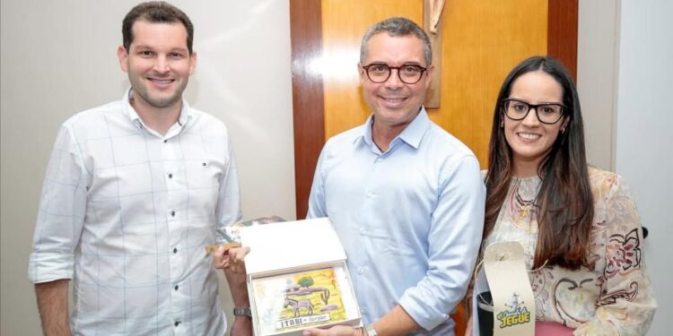 Prefeita Gabi e deputado Neto Batalha convidam governador Fábio para a Corrida do Jegue