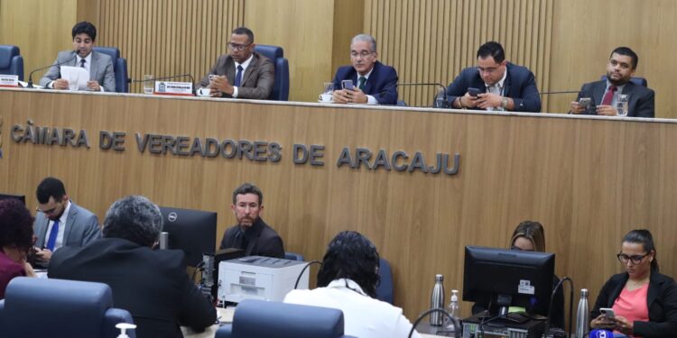 CPI da SMTT: vereadores ampliam a investigação e solicitam informações sobre contas bancárias e lista de acompanhamento das licitações