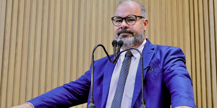 Vereador Isac Silveira critica “PEC da Blindagem” e alerta para retrocesso nas prerrogativas parlamentares