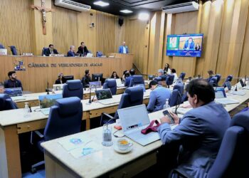 Em grande expediente, vereadores abordam projeto de lei para ambulantes, CPI da SMTT e homenagem a Zé do Rádio