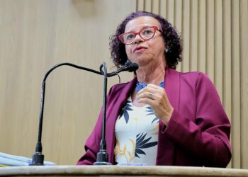 Vereadora Sonia Meire denuncia problemas graves nas escolas municipais