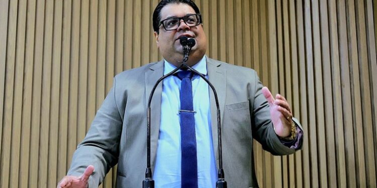 Vereador Joaquim da Janelinha cobra melhorias nos serviços da Iguá