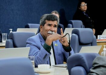 Vereador Bigode conquista vitória histórica com a regularização do táxi-lotação