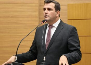 Marcos Oliveira denuncia aumento de contas de água em meio à crise de abastecimento