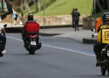 Número de trabalhadores por aplicativo cresceu 170% em 10 anos, diz BC