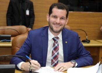 Neto Batalha solicita ampliação do programa CNH Social em Sergipe
